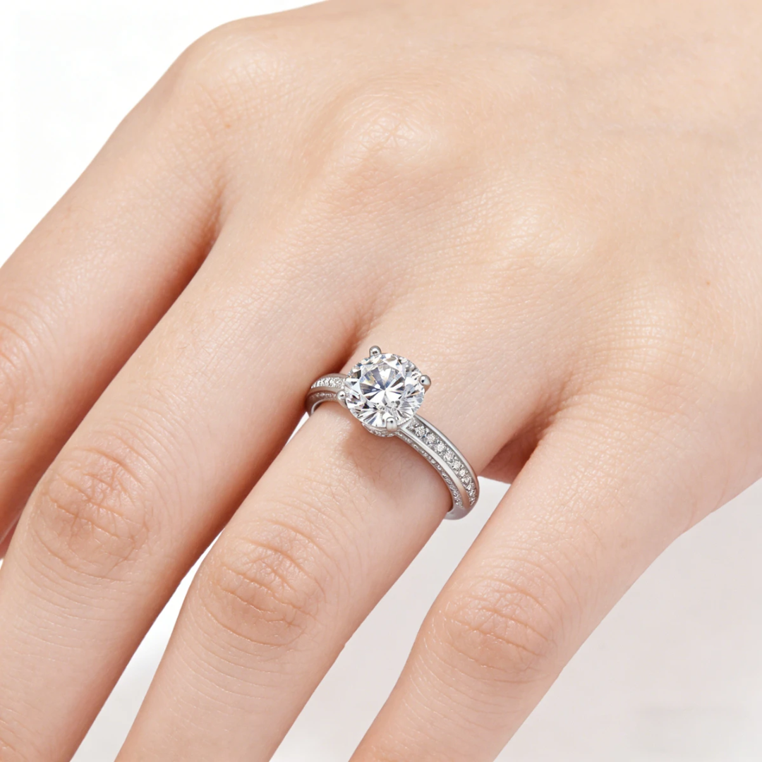 Anillo de Moissanita Redonda 2 Quilates ✨